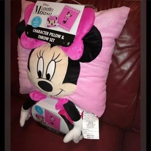 NEW Disney Character Minnie Mouse Pillow And Oversized Throw Set Black/Pink